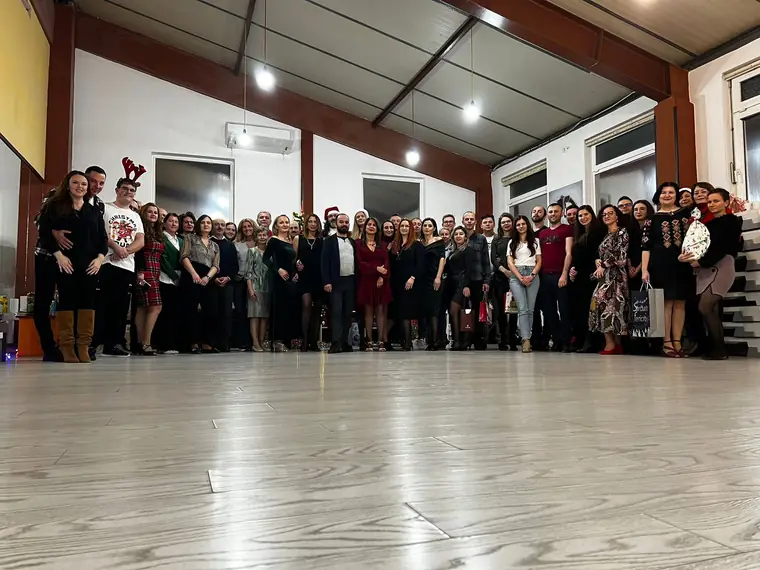 Grupa noastră în sala de dans de pe Mărășești