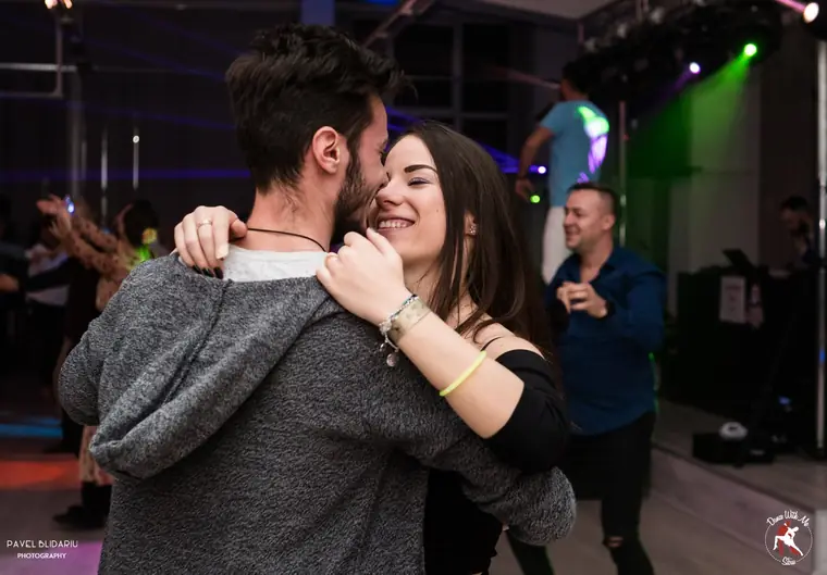 Dans lipit, bachata